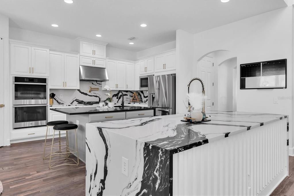 Active With Contract: $1,200,000 (6 beds, 3 baths, 4181 Square Feet)