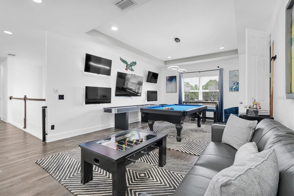 Active With Contract: $1,200,000 (6 beds, 3 baths, 4181 Square Feet)