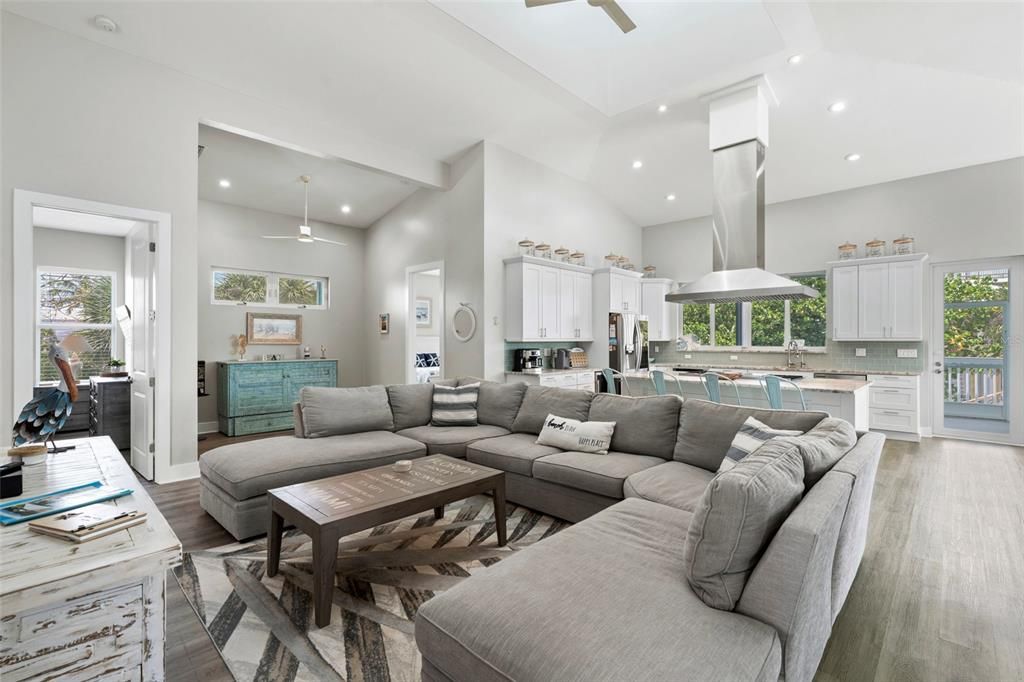 For Sale: $1,825,000 (3 beds, 3 baths, 2315 Square Feet)