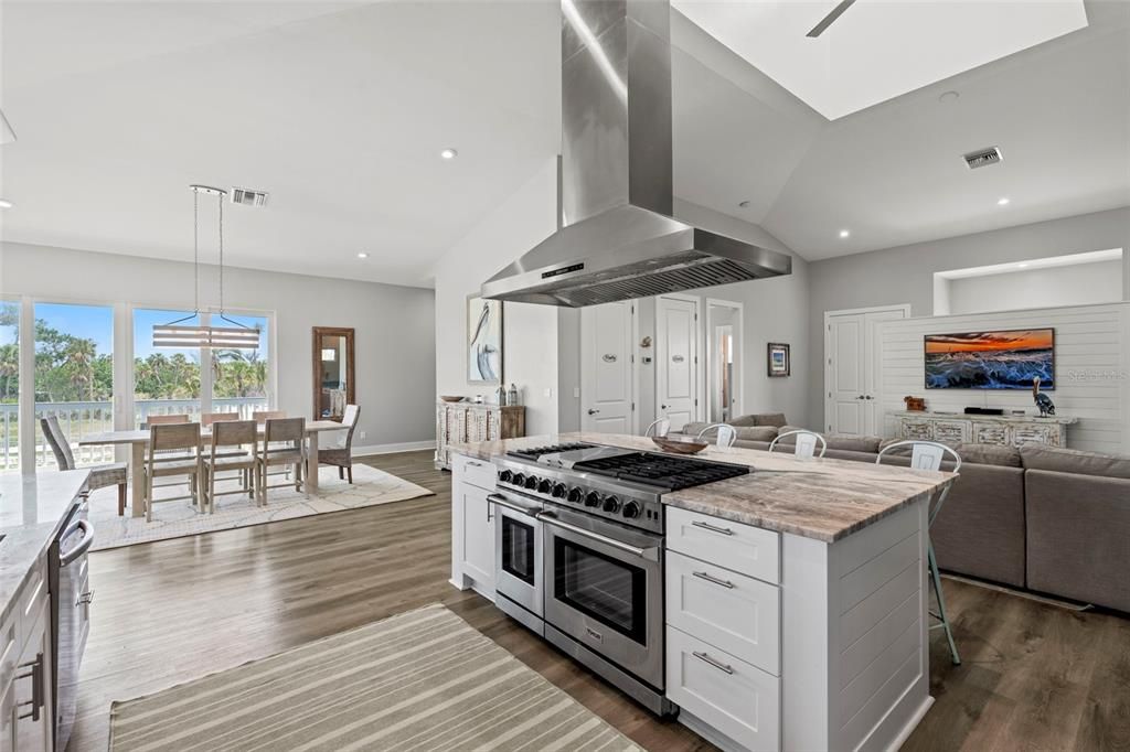 For Sale: $1,825,000 (3 beds, 3 baths, 2315 Square Feet)