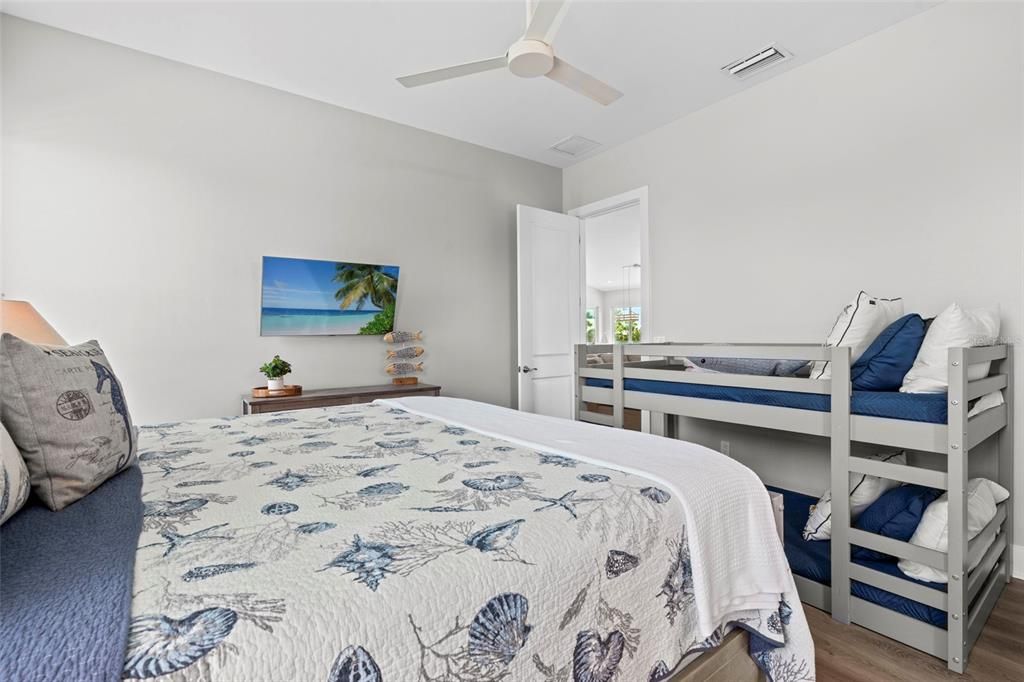 For Sale: $1,825,000 (3 beds, 3 baths, 2315 Square Feet)