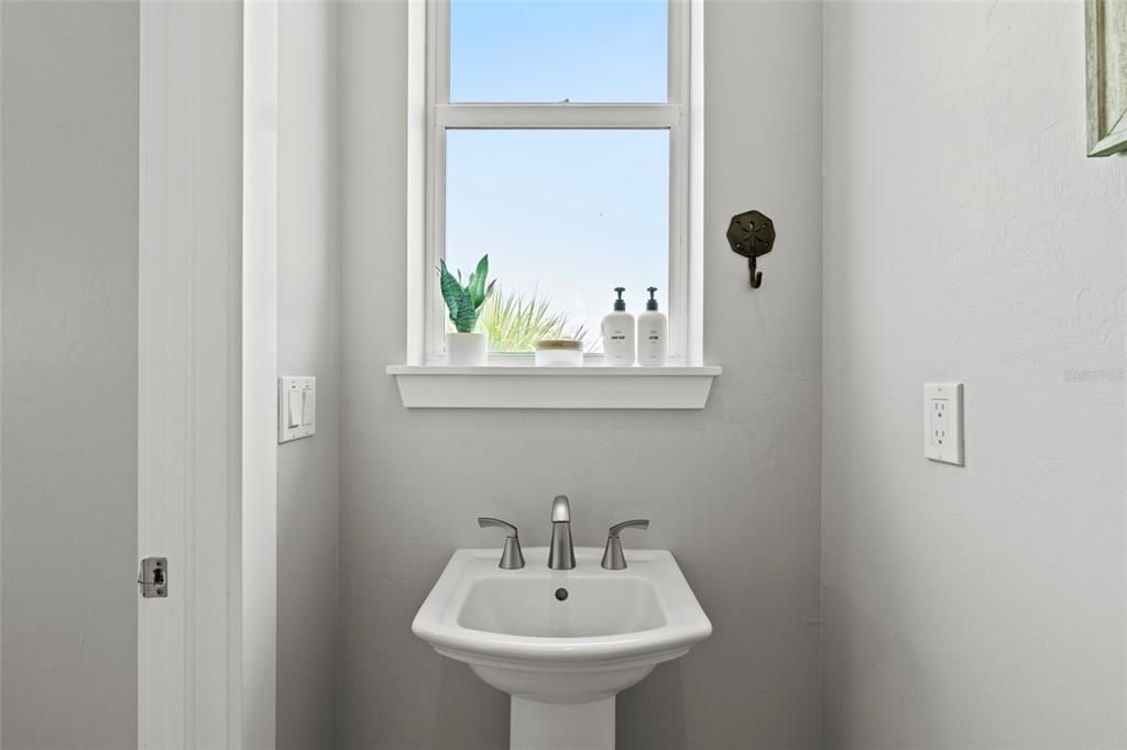 For Sale: $1,825,000 (3 beds, 3 baths, 2315 Square Feet)