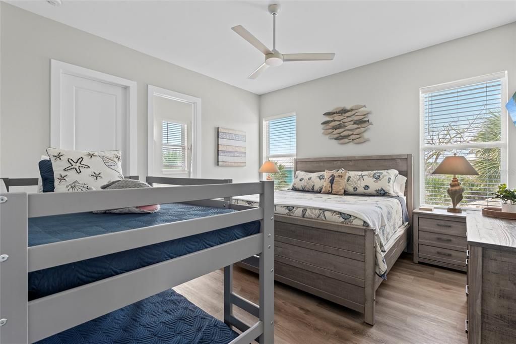 For Sale: $1,825,000 (3 beds, 3 baths, 2315 Square Feet)