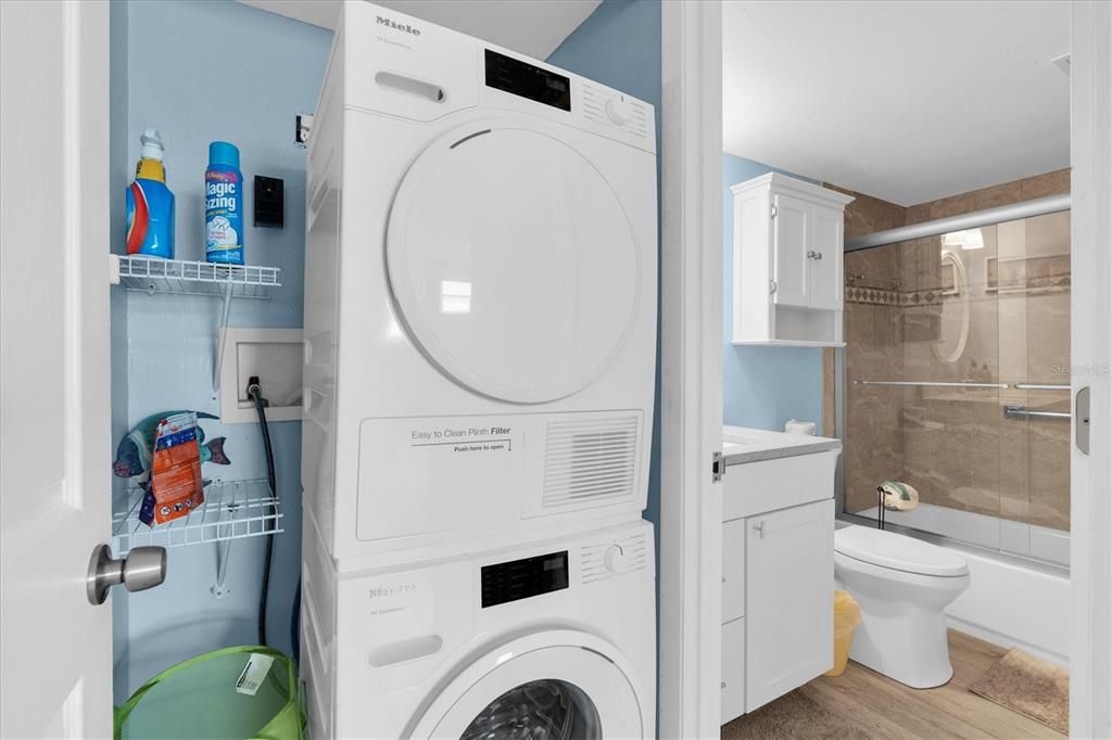 待售: $689,900 (2 贝兹, 2 浴室, 990 平方英尺)