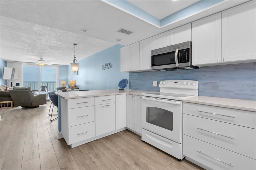 待售: $689,900 (2 贝兹, 2 浴室, 990 平方英尺)