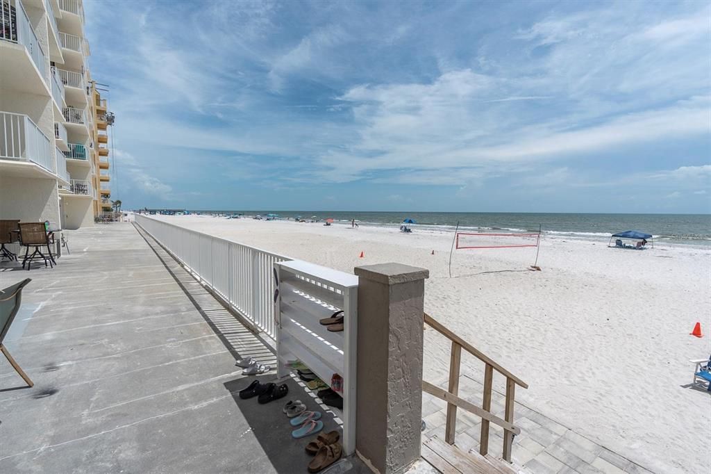 待售: $689,900 (2 贝兹, 2 浴室, 990 平方英尺)