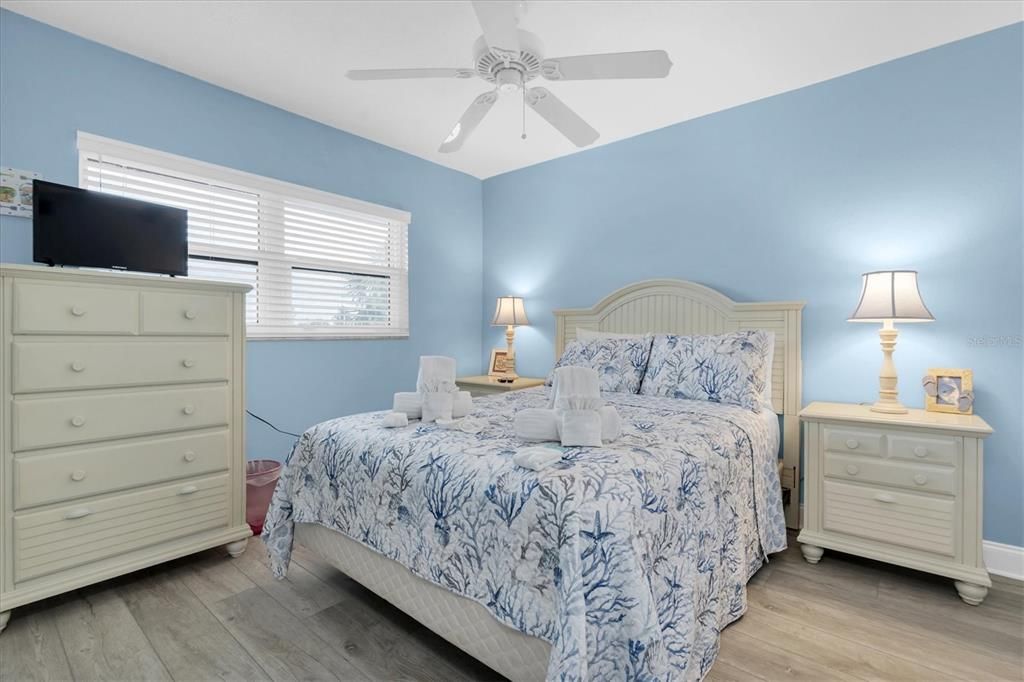 待售: $689,900 (2 贝兹, 2 浴室, 990 平方英尺)