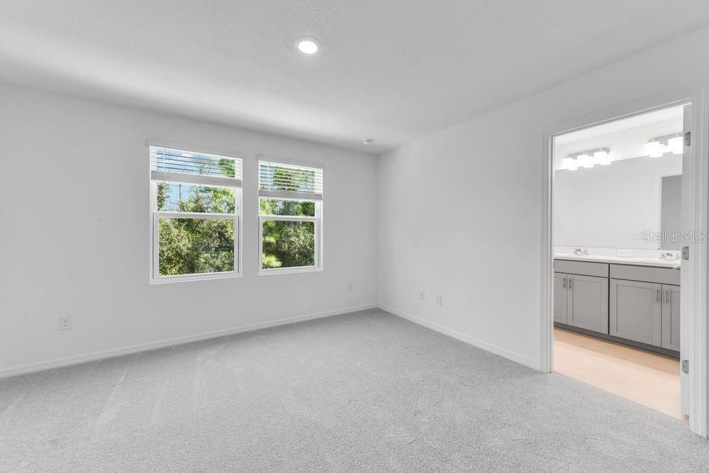 Под контрактом: $325,000 (3 спален, 2 ванн, 1373 Квадратных фут)