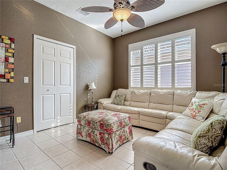 На продажу: $549,000 (2 спален, 2 ванн, 1988 Квадратных фут)