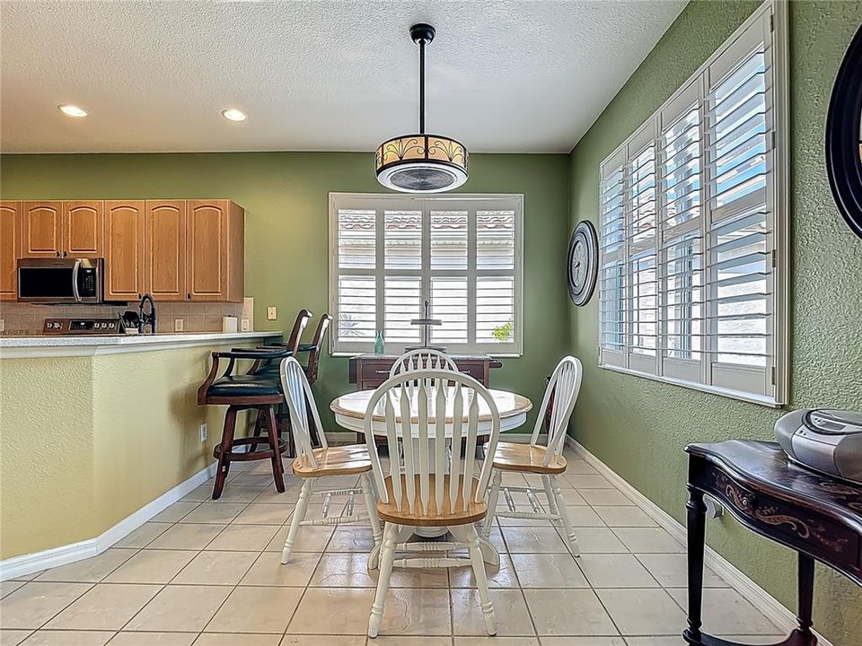 На продажу: $549,000 (2 спален, 2 ванн, 1988 Квадратных фут)