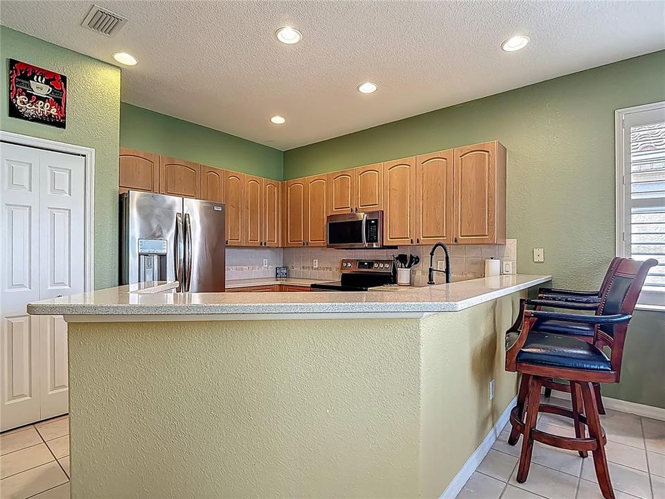 На продажу: $549,000 (2 спален, 2 ванн, 1988 Квадратных фут)