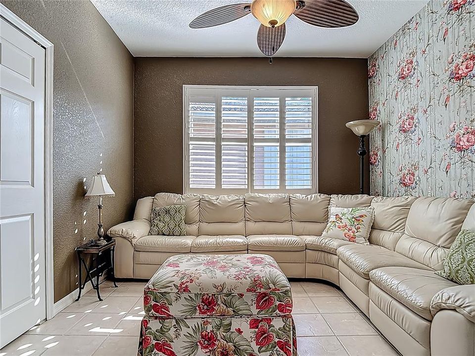 На продажу: $549,000 (2 спален, 2 ванн, 1988 Квадратных фут)