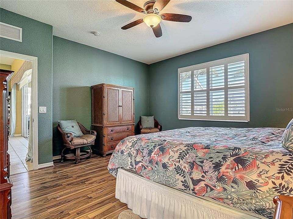 На продажу: $549,000 (2 спален, 2 ванн, 1988 Квадратных фут)