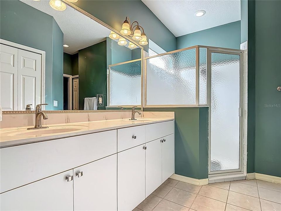 На продажу: $549,000 (2 спален, 2 ванн, 1988 Квадратных фут)