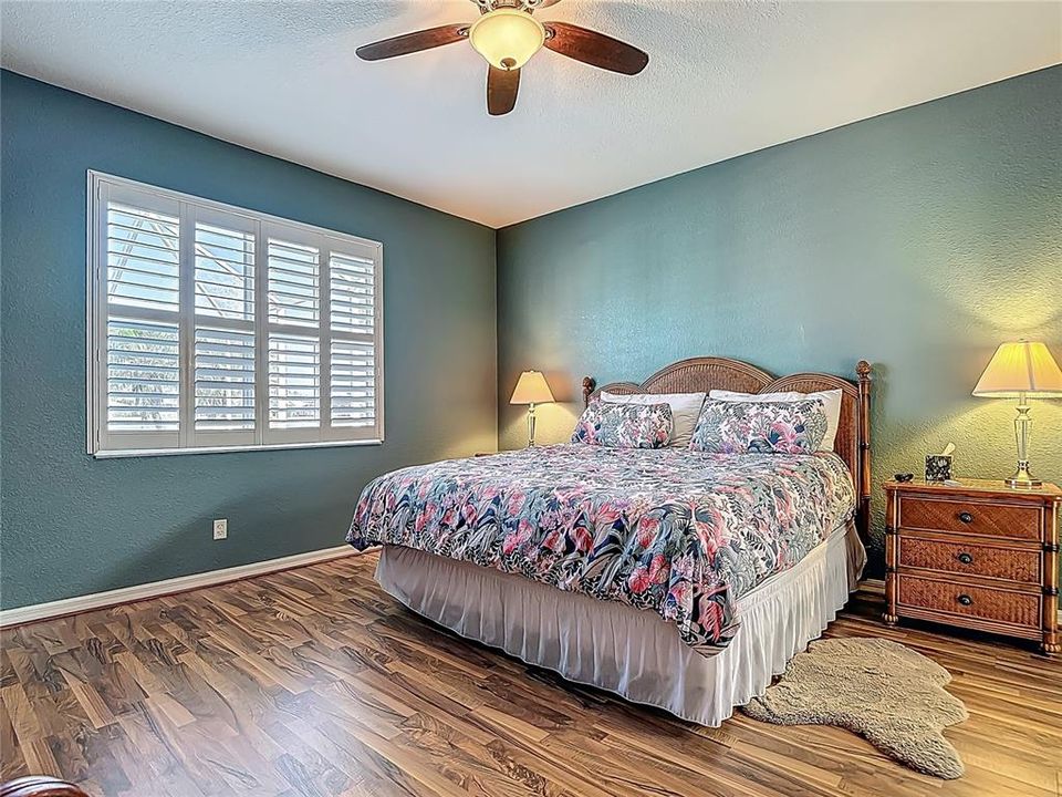 На продажу: $549,000 (2 спален, 2 ванн, 1988 Квадратных фут)