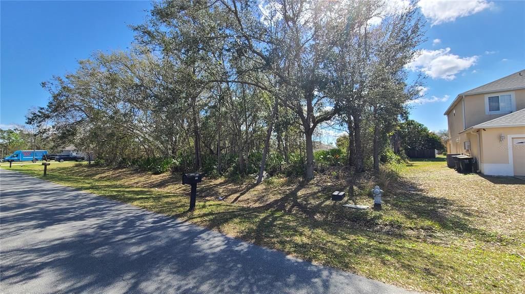Activo con contrato: $68,000 (0.17 acres)