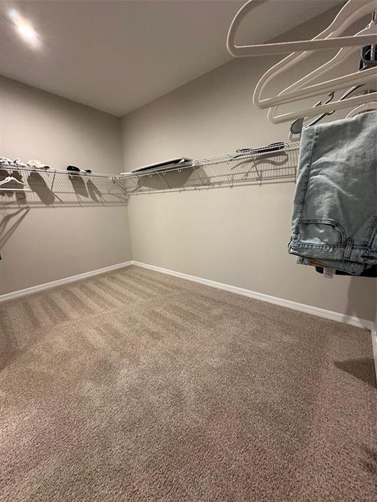 For Sale: $899,000 (5 beds, 4 baths, 3857 Square Feet)