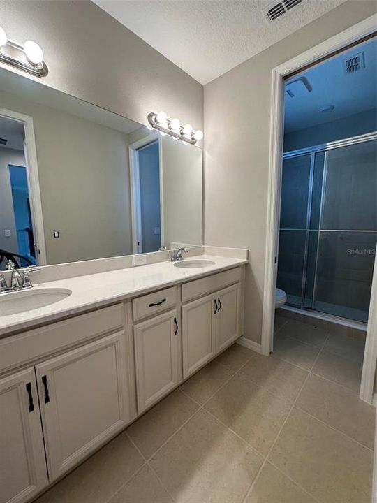 For Sale: $899,000 (5 beds, 4 baths, 3857 Square Feet)