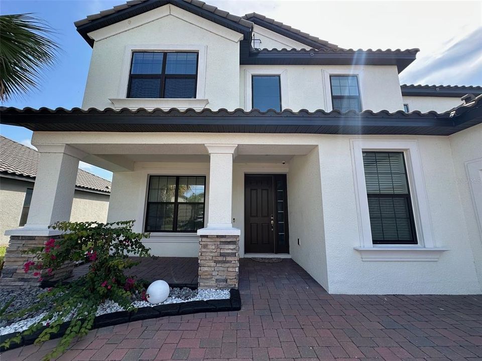 For Sale: $899,000 (5 beds, 4 baths, 3857 Square Feet)