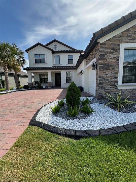 For Sale: $899,000 (5 beds, 4 baths, 3857 Square Feet)