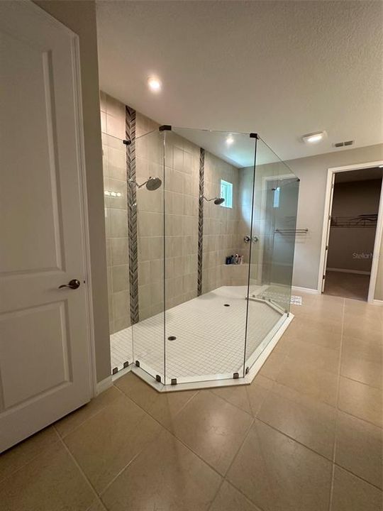 For Sale: $899,000 (5 beds, 4 baths, 3857 Square Feet)