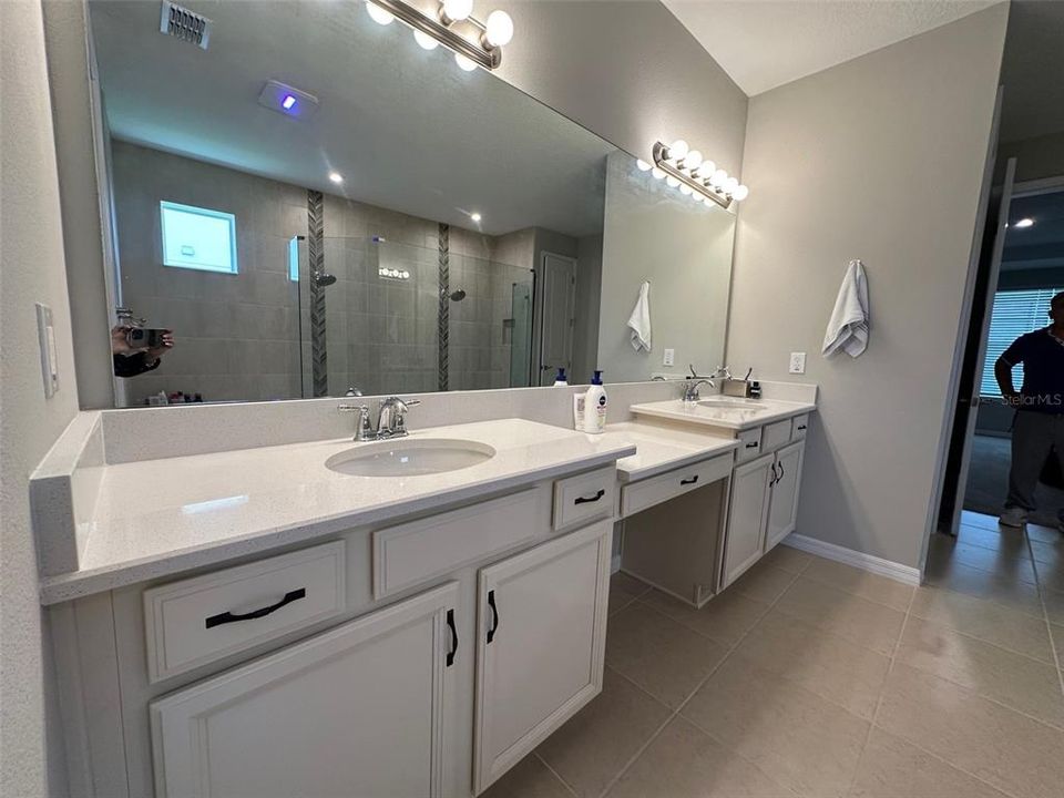 For Sale: $899,000 (5 beds, 4 baths, 3857 Square Feet)