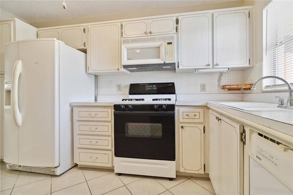 Activo con contrato: $99,000 (2 camas, 2 baños, 1245 Pies cuadrados)