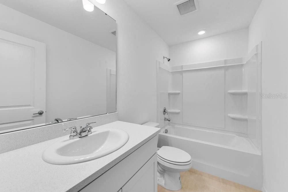 For Sale: $325,000 (3 beds, 2 baths, 1373 Square Feet)