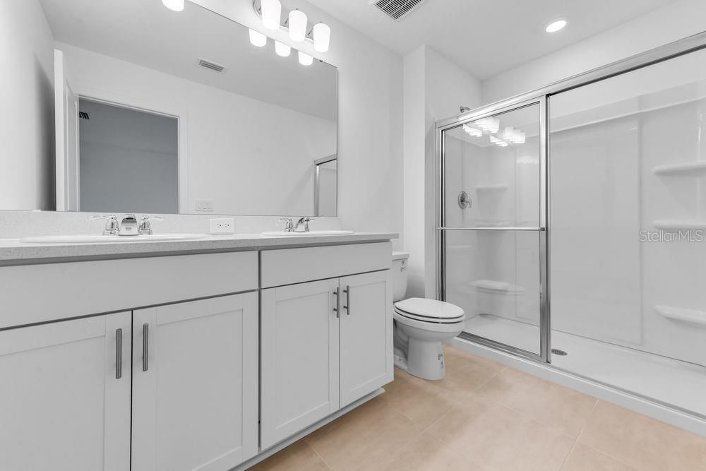 For Sale: $325,000 (3 beds, 2 baths, 1373 Square Feet)