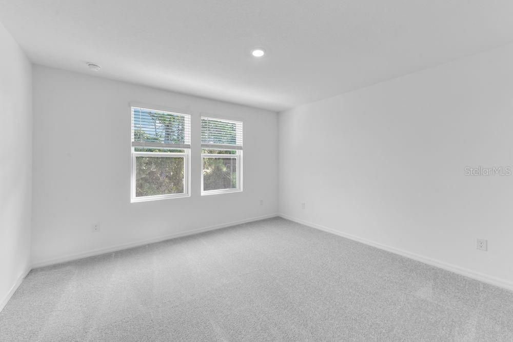 For Sale: $325,000 (3 beds, 2 baths, 1373 Square Feet)