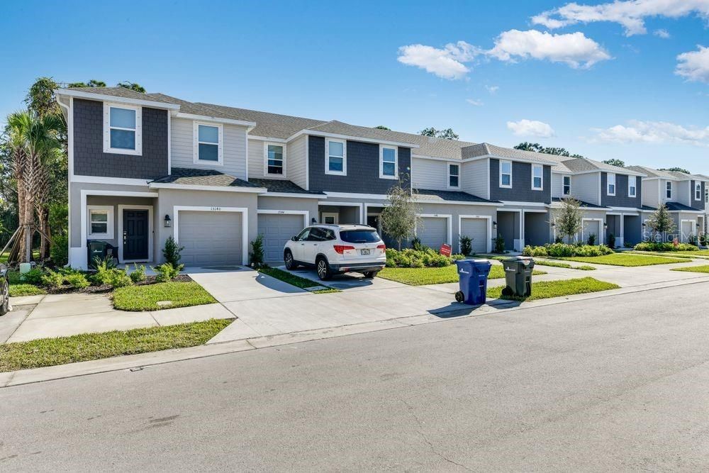 For Sale: $325,000 (3 beds, 2 baths, 1373 Square Feet)