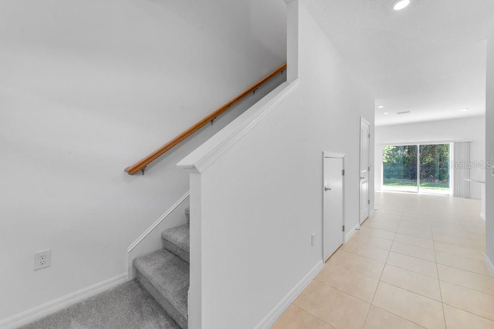 For Sale: $325,000 (3 beds, 2 baths, 1373 Square Feet)