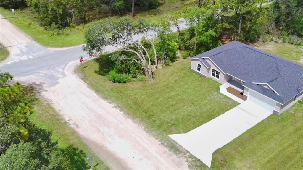 Activo con contrato: $374,000 (4 camas, 2 baños, 1927 Pies cuadrados)