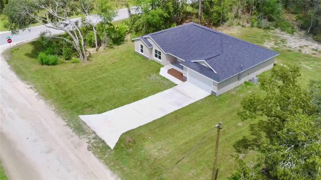 Activo con contrato: $374,000 (4 camas, 2 baños, 1927 Pies cuadrados)