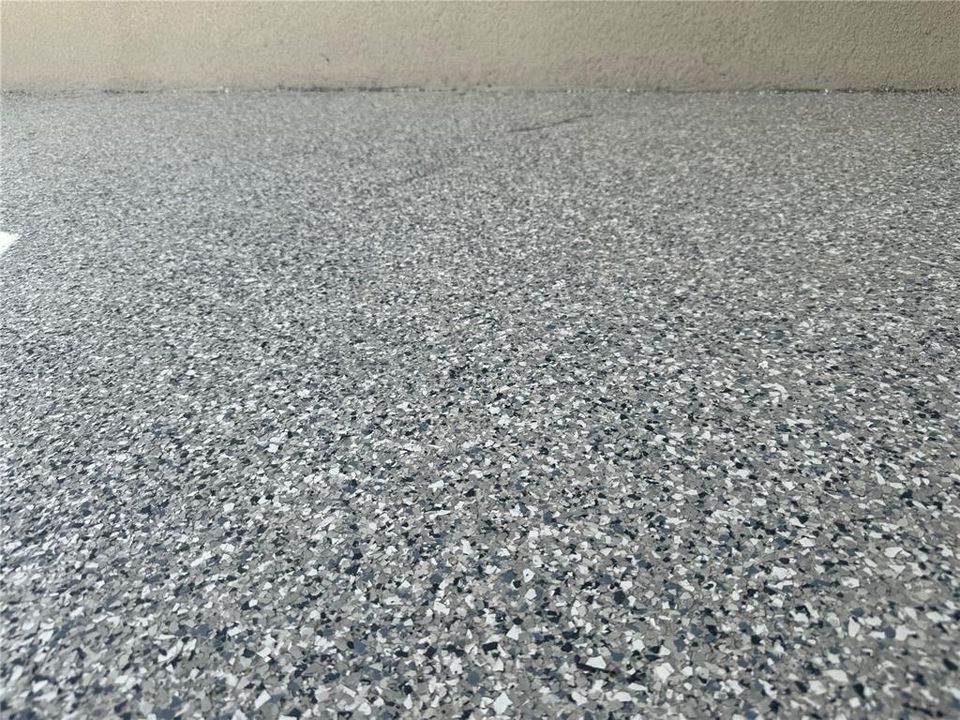 Activo con contrato: $374,000 (4 camas, 2 baños, 1927 Pies cuadrados)