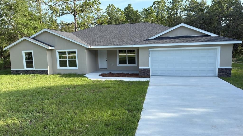 Activo con contrato: $374,000 (4 camas, 2 baños, 1927 Pies cuadrados)