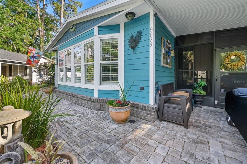 For Sale: $259,900 (2 beds, 2 baths, 1022 Square Feet)