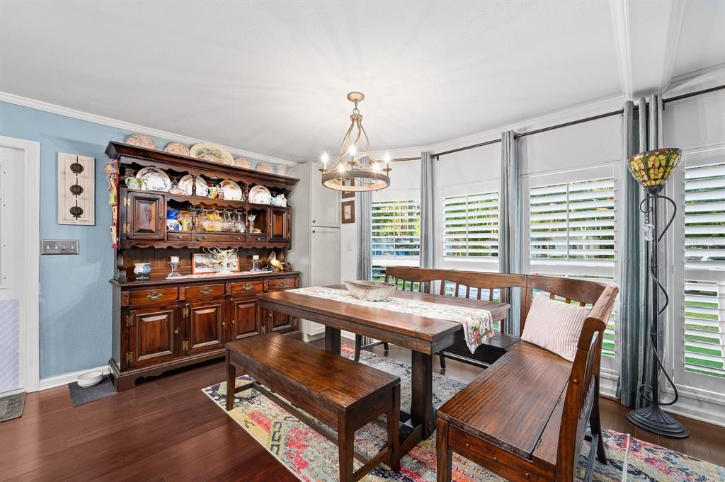 For Sale: $259,900 (2 beds, 2 baths, 1022 Square Feet)