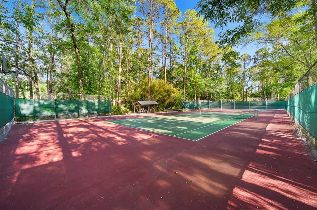 For Sale: $259,900 (2 beds, 2 baths, 1022 Square Feet)