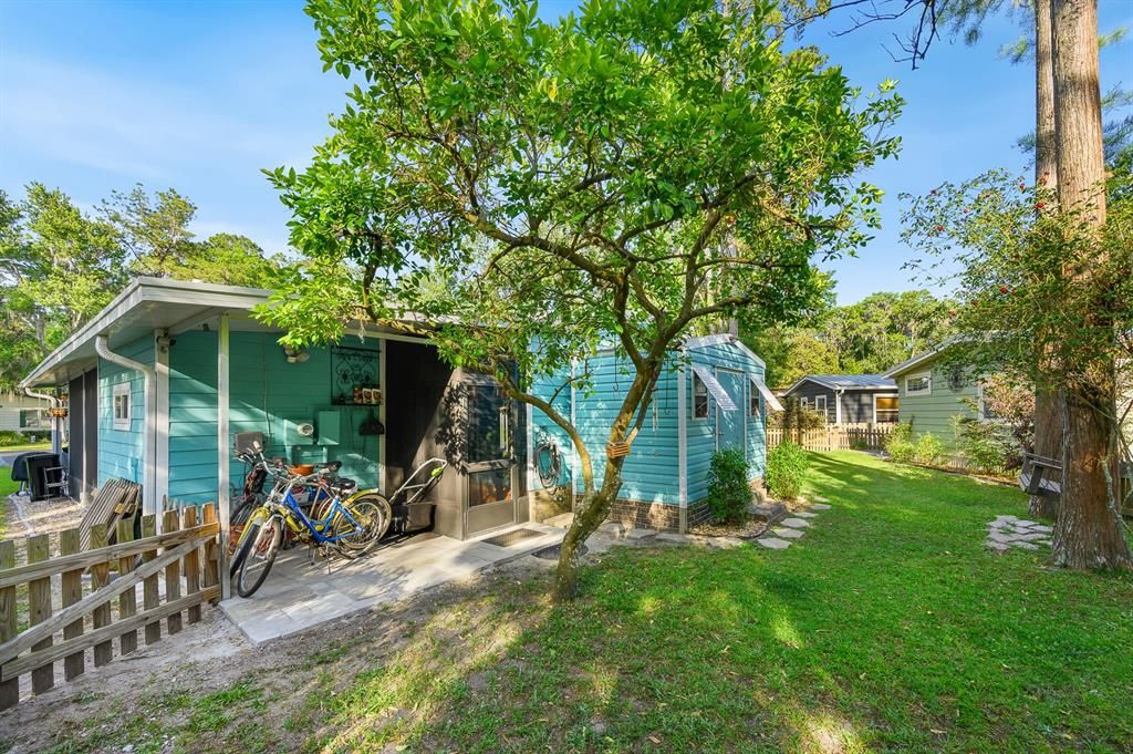 For Sale: $259,900 (2 beds, 2 baths, 1022 Square Feet)