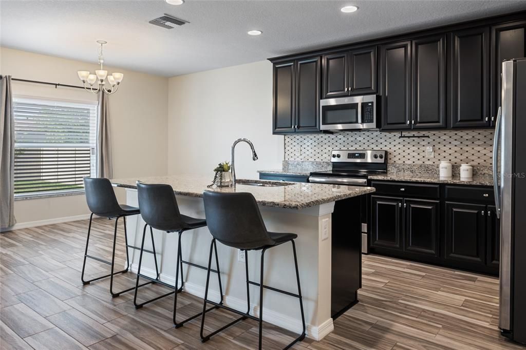 For Sale: $335,000 (3 beds, 2 baths, 1508 Square Feet)