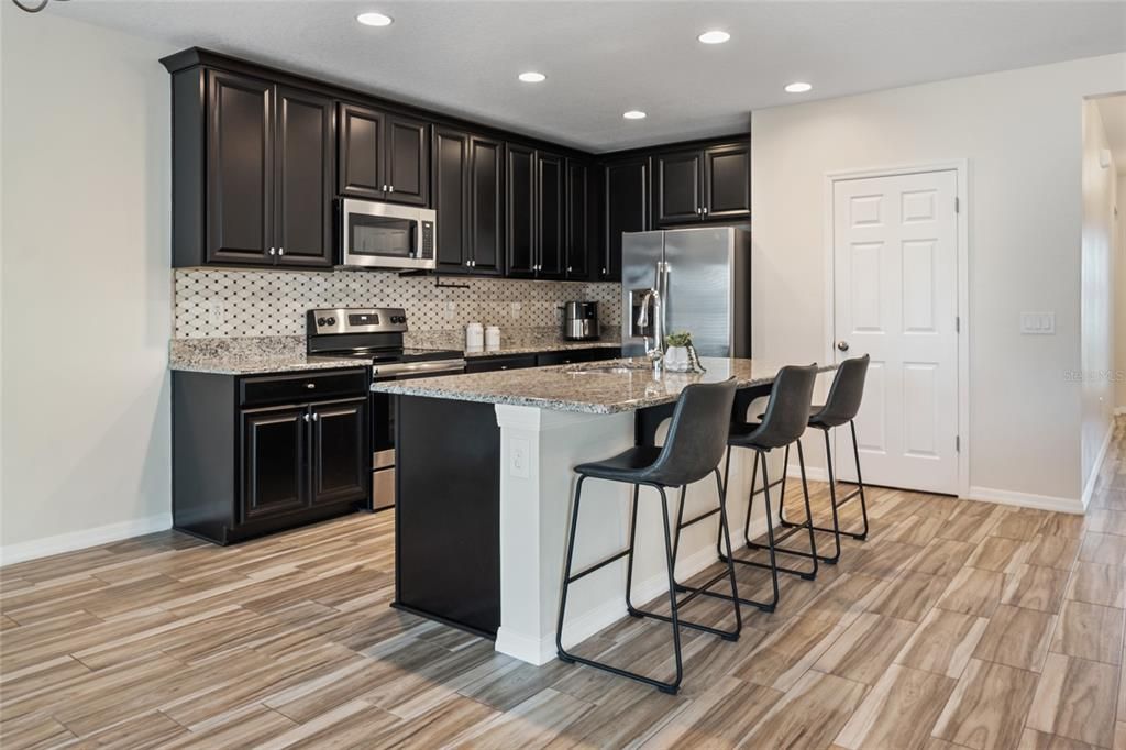 For Sale: $335,000 (3 beds, 2 baths, 1508 Square Feet)