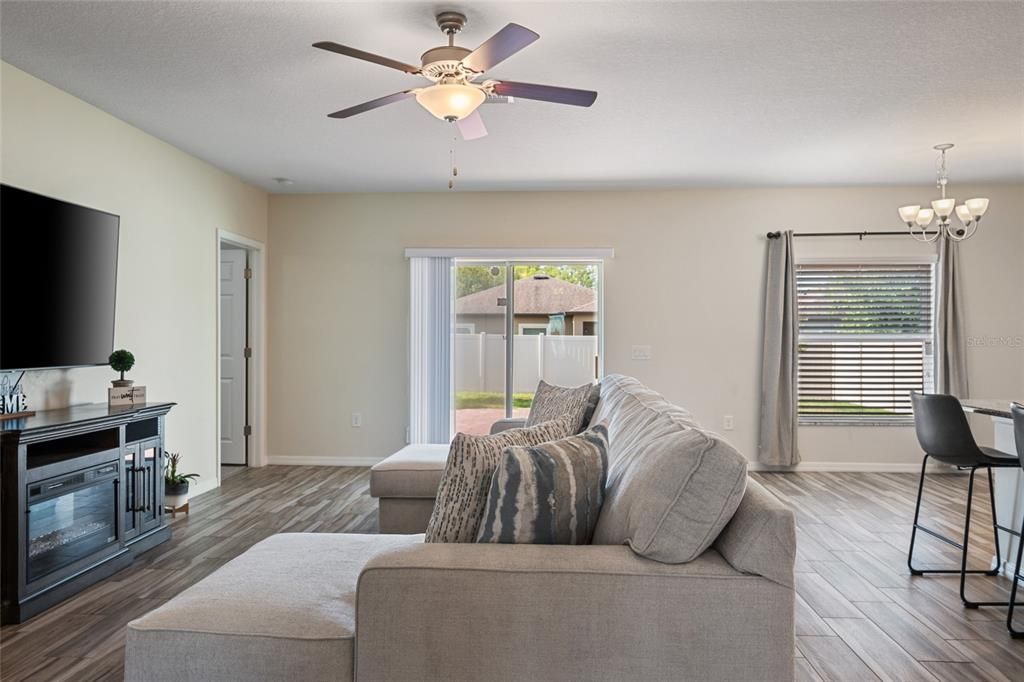 For Sale: $335,000 (3 beds, 2 baths, 1508 Square Feet)