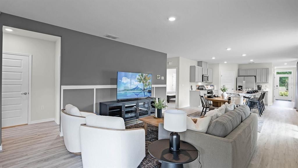 Active With Contract: $332,990 (4 beds, 2 baths, 1665 Square Feet)