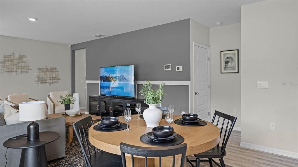 Active With Contract: $332,990 (4 beds, 2 baths, 1665 Square Feet)