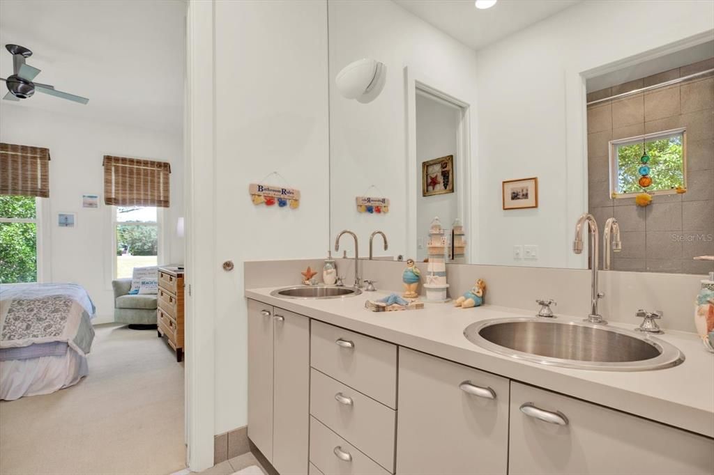 На продажу: $1,749,900 (5 спален, 4 ванн, 4510 Квадратных фут)