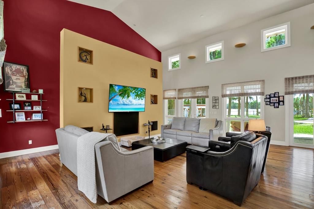 На продажу: $1,749,900 (5 спален, 4 ванн, 4510 Квадратных фут)