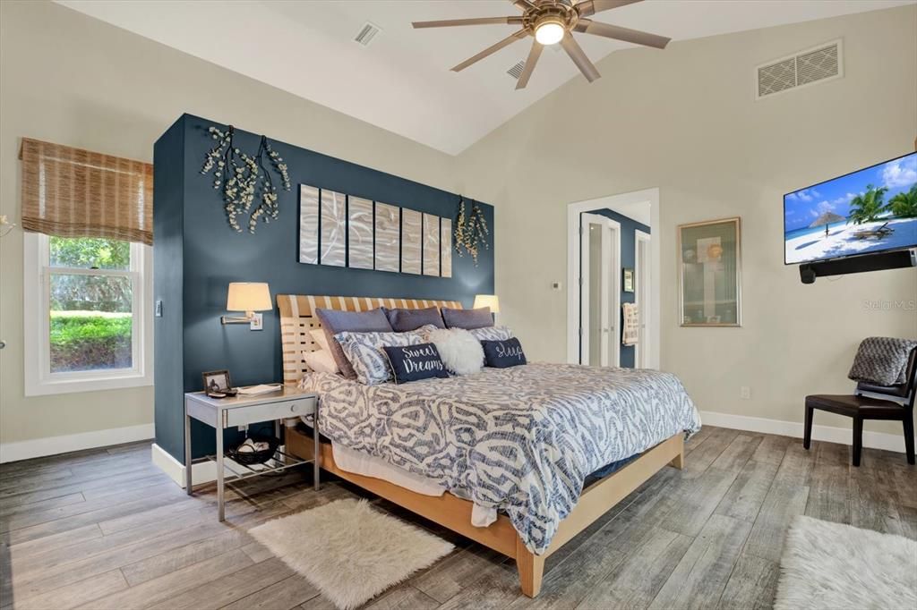 На продажу: $1,749,900 (5 спален, 4 ванн, 4510 Квадратных фут)