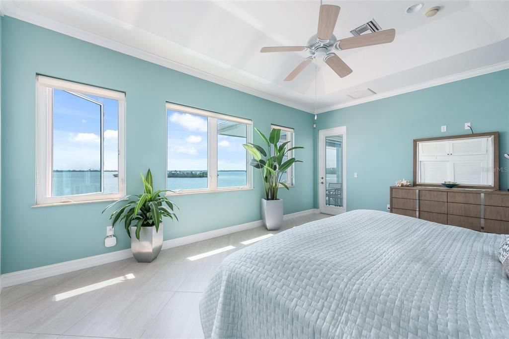 For Sale: $2,850,000 (4 beds, 3 baths, 2737 Square Feet)