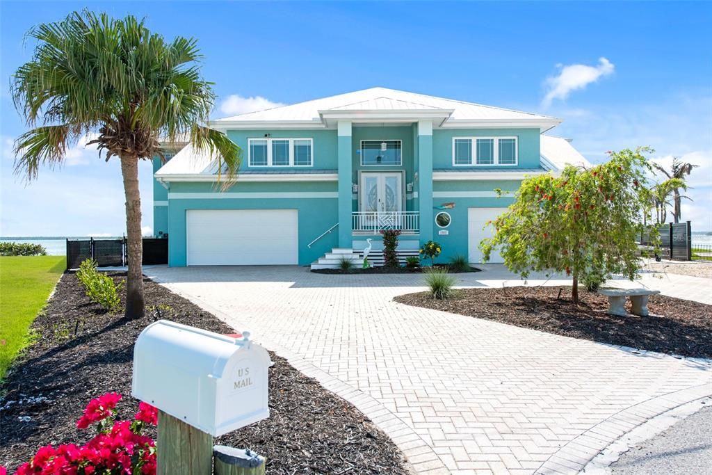 For Sale: $2,850,000 (4 beds, 3 baths, 2737 Square Feet)